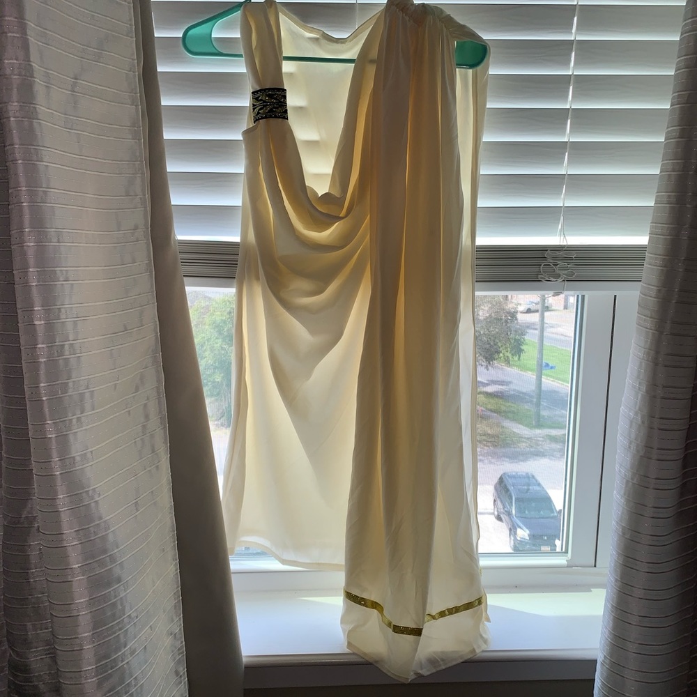 NWOT Women’s Cream Toga Costume